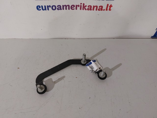 Outer Bracket, RH